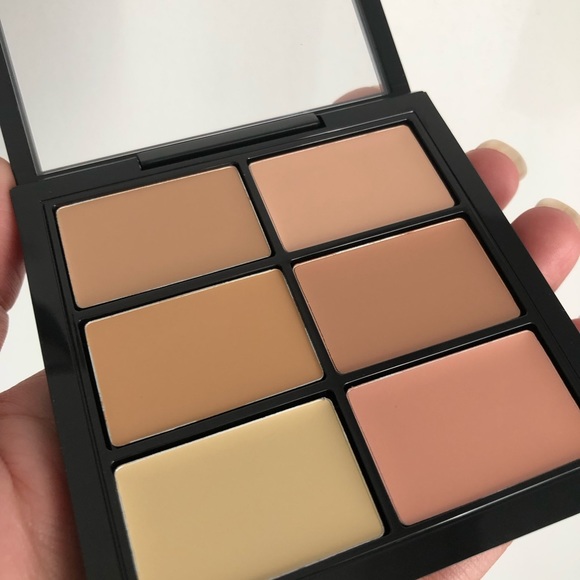 MAC Studio Fix Conceal and Correct Palette - Light - Picture 3 of 5